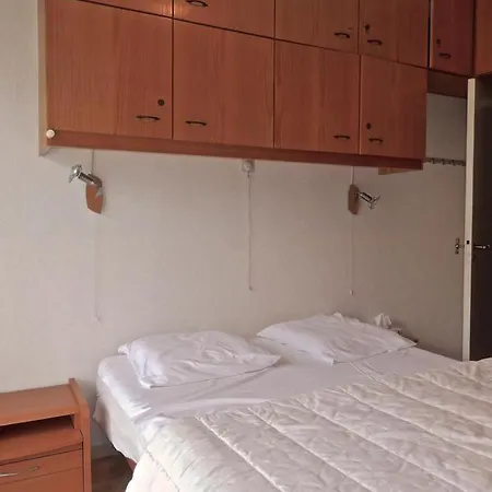 Olympia 3 Apartment *